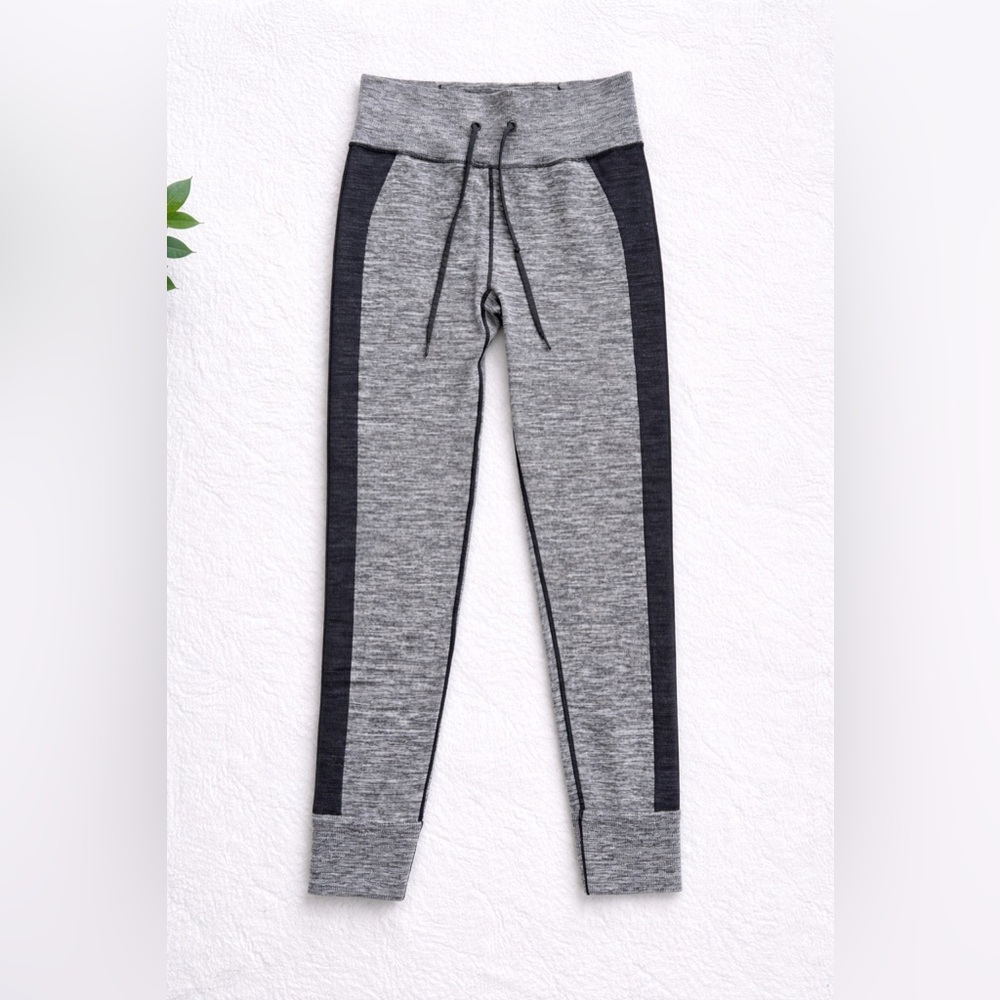 PINK Active Gray Black High Rise Leggings Size M Workout Yoga Athleisure